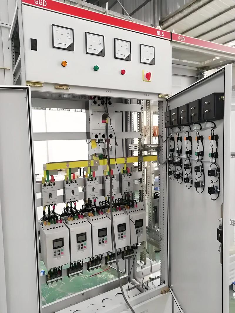 配电柜走线之美 在规整与严谨中见艺术